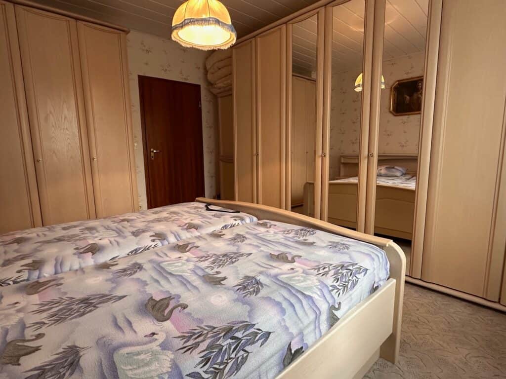 Schlafzimmer EG rechts